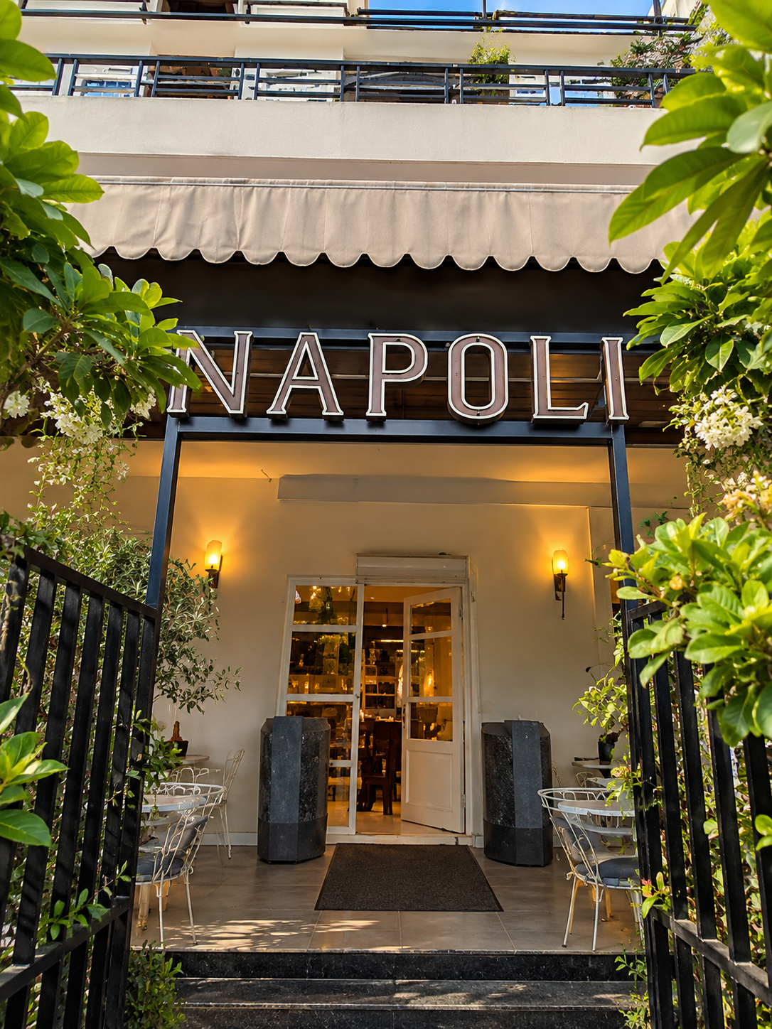 Napoli Pizzeria and Bistro