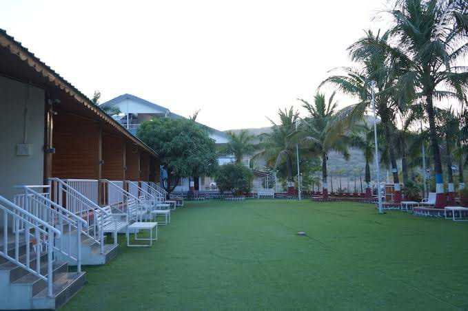 The Green Hill Resort